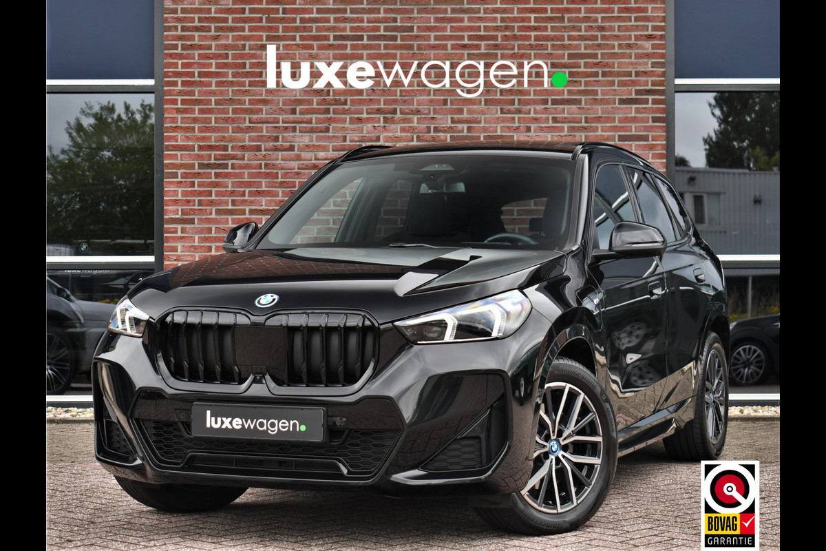 BMW X1 xDrive25e M-Sport Pano 360 HUD Adp-onderstel Shadowline BMW X1 xDrive25e M-Sport Pano 360 HUD Adp-onderstel Shadowline