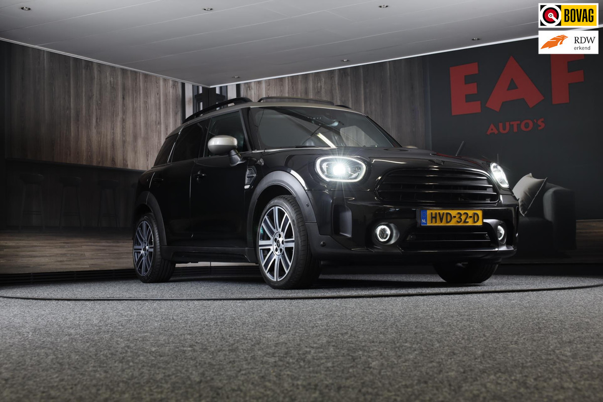 MINI Countryman 1.5 Cooper John Cooper Works / AUT / Acc / Head Up / Elek Stoelen / Camera / Memory / Leder / Open Pano / Led MINI Countryman 1.5 Cooper John Cooper Works / AUT / Acc / Head Up / Elek Stoelen / Camera / Memory / Leder / Open Pano / Led