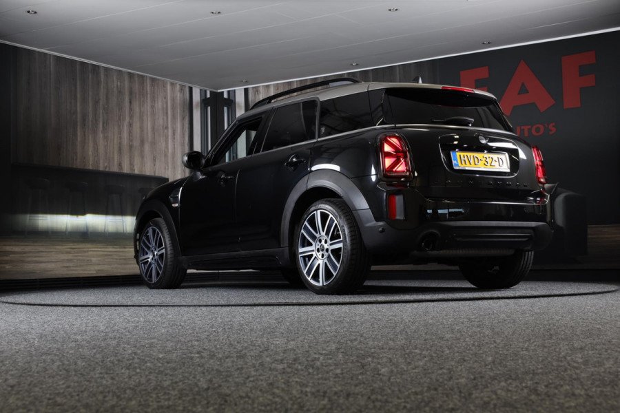 MINI Countryman 1.5 Cooper John Cooper Works / AUT / Acc / Head Up / Elek Stoelen / Camera / Memory / Leder / Open Pano / Led