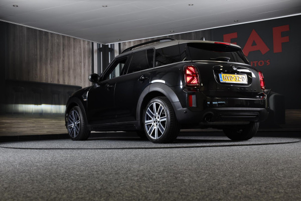 MINI Countryman 1.5 Cooper John Cooper Works / AUT / Acc / Head Up / Elek Stoelen / Camera / Memory / Leder / Open Pano / Led
