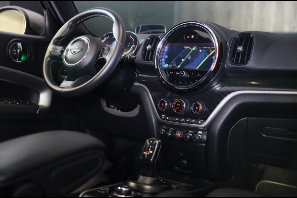 MINI Countryman 1.5 Cooper John Cooper Works / AUT / Acc / Head Up / Elek Stoelen / Camera / Memory / Leder / Open Pano / Led