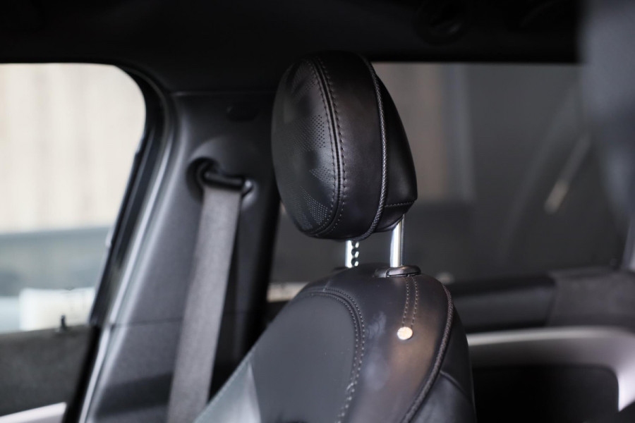 MINI Countryman 1.5 Cooper John Cooper Works / AUT / Acc / Head Up / Elek Stoelen / Camera / Memory / Leder / Open Pano / Led