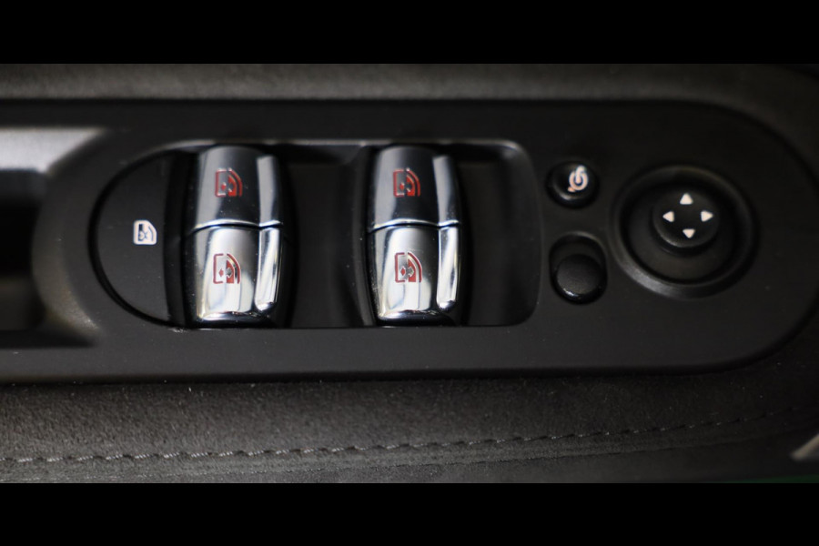 MINI Countryman 1.5 Cooper John Cooper Works / AUT / Acc / Head Up / Elek Stoelen / Camera / Memory / Leder / Open Pano / Led