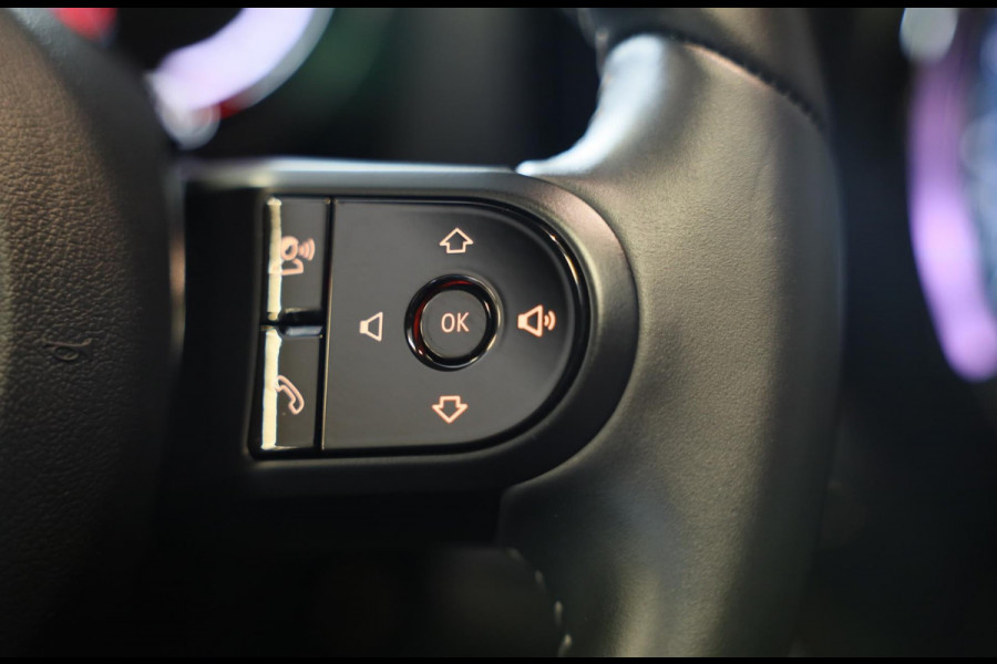 MINI Countryman 1.5 Cooper John Cooper Works / AUT / Acc / Head Up / Elek Stoelen / Camera / Memory / Leder / Open Pano / Led