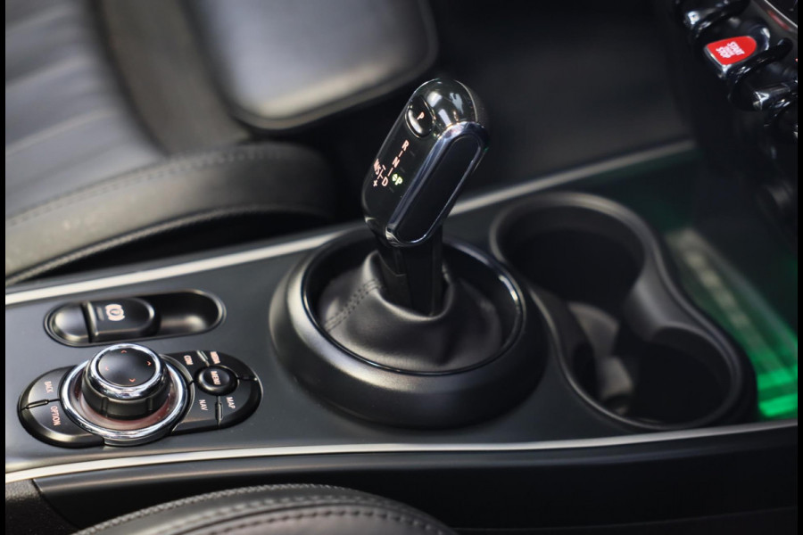 MINI Countryman 1.5 Cooper John Cooper Works / AUT / Acc / Head Up / Elek Stoelen / Camera / Memory / Leder / Open Pano / Led