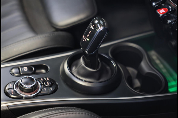 MINI Countryman 1.5 Cooper John Cooper Works / AUT / Acc / Head Up / Elek Stoelen / Camera / Memory / Leder / Open Pano / Led