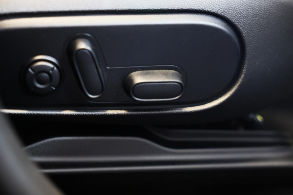 MINI Countryman 1.5 Cooper John Cooper Works / AUT / Acc / Head Up / Elek Stoelen / Camera / Memory / Leder / Open Pano / Led
