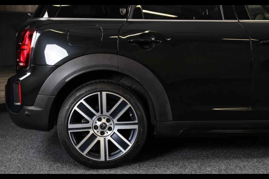 MINI Countryman 1.5 Cooper John Cooper Works / AUT / Acc / Head Up / Elek Stoelen / Camera / Memory / Leder / Open Pano / Led