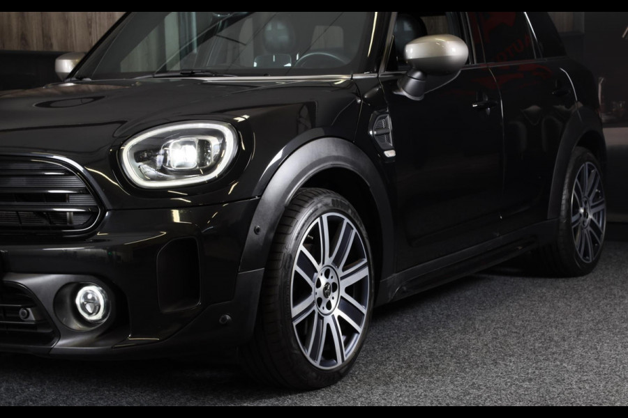 MINI Countryman 1.5 Cooper John Cooper Works / AUT / Acc / Head Up / Elek Stoelen / Camera / Memory / Leder / Open Pano / Led