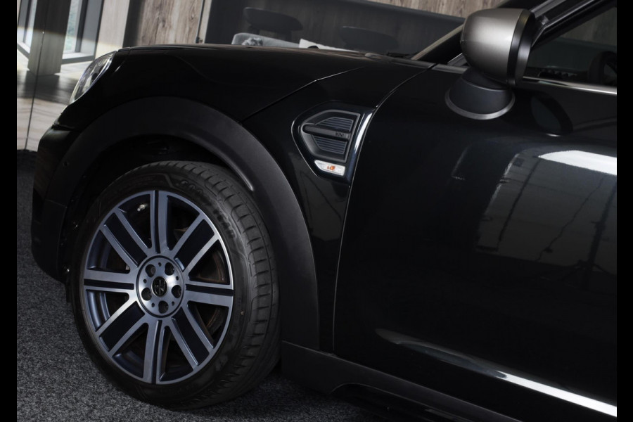 MINI Countryman 1.5 Cooper John Cooper Works / AUT / Acc / Head Up / Elek Stoelen / Camera / Memory / Leder / Open Pano / Led