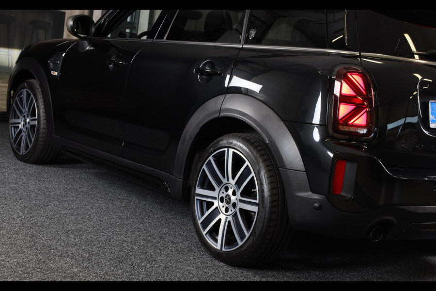 MINI Countryman 1.5 Cooper John Cooper Works / AUT / Acc / Head Up / Elek Stoelen / Camera / Memory / Leder / Open Pano / Led