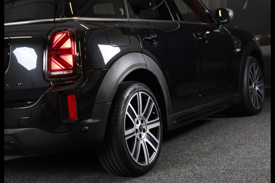 MINI Countryman 1.5 Cooper John Cooper Works / AUT / Acc / Head Up / Elek Stoelen / Camera / Memory / Leder / Open Pano / Led