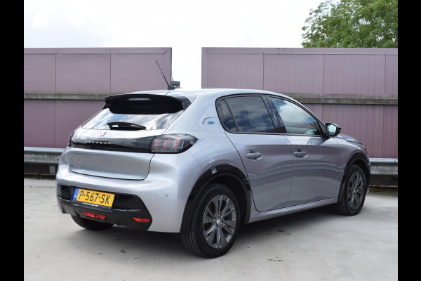 Peugeot e-208 EV Allure 50 kWh 3 FASE | NAVIGATIE & CARPLAY | PARKEERSENSOREN | E.C.C. |