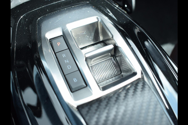 Peugeot e-208 EV Allure 50 kWh 3 FASE | NAVIGATIE & CARPLAY | PARKEERSENSOREN | E.C.C. |