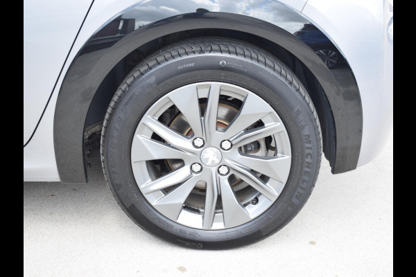 Peugeot e-208 EV Allure 50 kWh 3 FASE | NAVIGATIE & CARPLAY | PARKEERSENSOREN | E.C.C. |