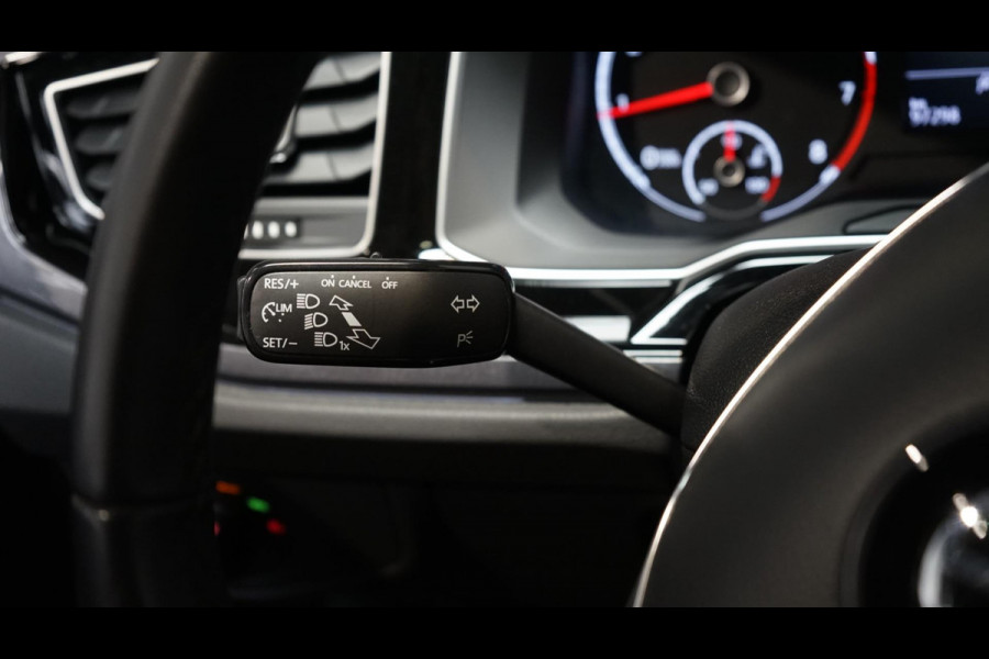 Volkswagen Polo 1.5 TSI R-Line AUTOMAAT-CAMERA-CARPLAY-CLIMA-CRUISE-DAB-FULL LED-MODE-NAVIGATIE-PANORAMA-STOELVERWARMING