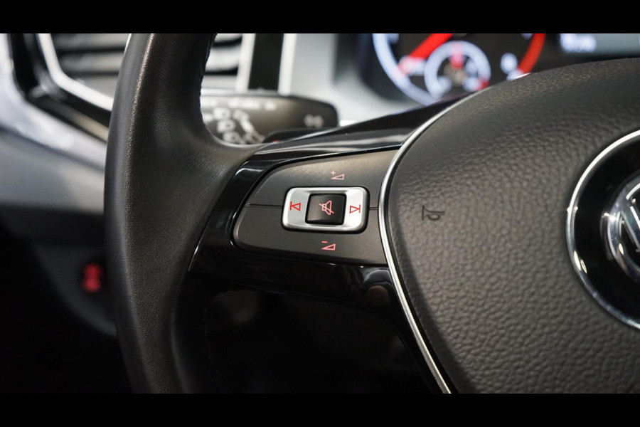 Volkswagen Polo 1.5 TSI R-Line AUTOMAAT-CAMERA-CARPLAY-CLIMA-CRUISE-DAB-FULL LED-MODE-NAVIGATIE-PANORAMA-STOELVERWARMING