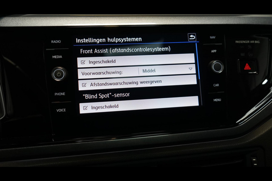 Volkswagen Polo 1.5 TSI R-Line AUTOMAAT-CAMERA-CARPLAY-CLIMA-CRUISE-DAB-FULL LED-MODE-NAVIGATIE-PANORAMA-STOELVERWARMING