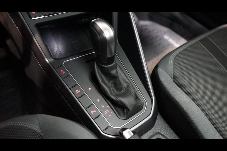 Volkswagen Polo 1.5 TSI R-Line AUTOMAAT-CAMERA-CARPLAY-CLIMA-CRUISE-DAB-FULL LED-MODE-NAVIGATIE-PANORAMA-STOELVERWARMING