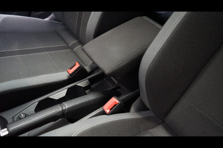Volkswagen Polo 1.5 TSI R-Line AUTOMAAT-CAMERA-CARPLAY-CLIMA-CRUISE-DAB-FULL LED-MODE-NAVIGATIE-PANORAMA-STOELVERWARMING