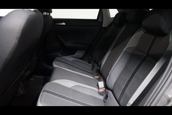 Volkswagen Polo 1.5 TSI R-Line AUTOMAAT-CAMERA-CARPLAY-CLIMA-CRUISE-DAB-FULL LED-MODE-NAVIGATIE-PANORAMA-STOELVERWARMING