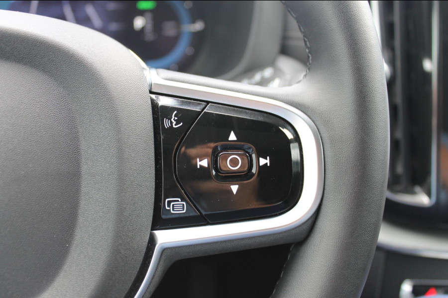 Volvo XC60 T6 350PK Plug-in hybrid AWD Ultra Black Edition Long Range / Lederlook dashboard / 360 graden camara / 21" lichtmetalen velgen