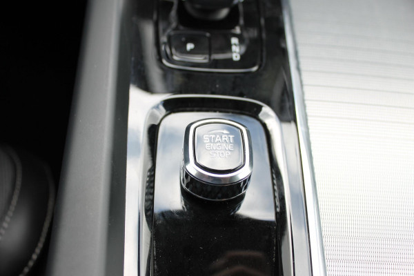 Volvo XC60 T6 350PK Plug-in hybrid AWD Ultra Black Edition Long Range / Lederlook dashboard / 360 graden camara / 21" lichtmetalen velgen