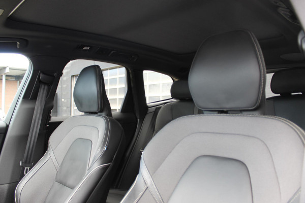 Volvo XC60 T6 350PK Plug-in hybrid AWD Ultra Black Edition Long Range / Lederlook dashboard / 360 graden camara / 21" lichtmetalen velgen