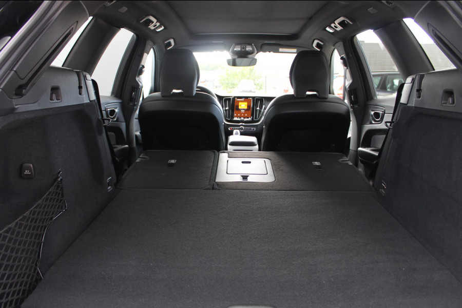 Volvo XC60 T6 350PK Plug-in hybrid AWD Ultra Black Edition Long Range / Lederlook dashboard / 360 graden camara / 21" lichtmetalen velgen