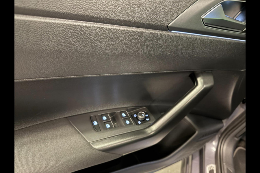 Volkswagen Polo 1.0 TSI 3X R-LINE PANO/V-COCKPIT/DAB/CARPLAY/IQ-LICHT/ECC/PDC/CAM///