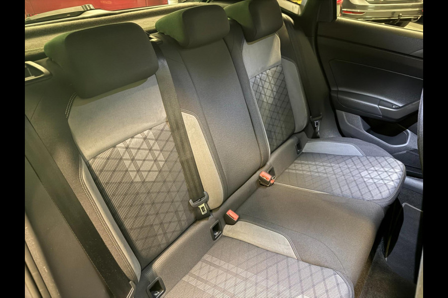 Volkswagen Polo 1.0 TSI 3X R-LINE PANO/V-COCKPIT/DAB/CARPLAY/IQ-LICHT/ECC/PDC/CAM///