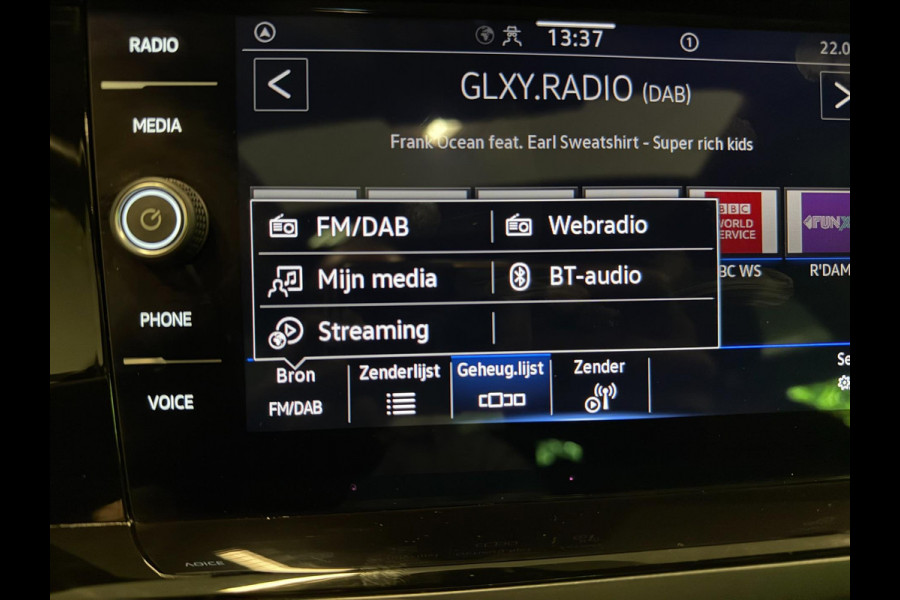Volkswagen Polo 1.0 TSI 3X R-LINE PANO/V-COCKPIT/DAB/CARPLAY/IQ-LICHT/ECC/PDC/CAM///