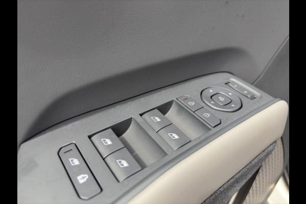 Kia EV9 Launch Edition 99.8 kWh Automaat | 7 Persoons | HUD | Leder | Meridian Sound | Camera | Navi | Apple CarPlay/Android Auto | Key-Less | Stuur-/Stoelverwarming | PDC | Cruise | LED |