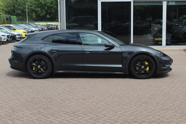 Porsche Taycan Cross Turismo 4 93 kWh / Panoramadak / 360Camera / Head-up / Passenger Display / 20'' / Bose / Sportchrono / Leder / Luchtvering / Stuurverwarming / Dodehoek / ACC / Stoelverwarming 4x / Warmtepomp
