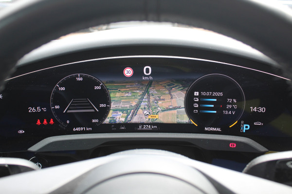 Porsche Taycan Cross Turismo 4 93 kWh / Panoramadak / 360Camera / Head-up / Passenger Display / 20'' / Bose / Sportchrono / Leder / Luchtvering / Stuurverwarming / Dodehoek / ACC / Stoelverwarming 4x / Warmtepomp