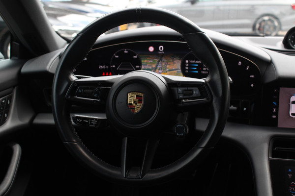 Porsche Taycan Cross Turismo 4 93 kWh / Panoramadak / 360Camera / Head-up / Passenger Display / 20'' / Bose / Sportchrono / Leder / Luchtvering / Stuurverwarming / Dodehoek / ACC / Stoelverwarming 4x / Warmtepomp