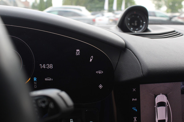 Porsche Taycan Cross Turismo 4 93 kWh / Panoramadak / 360Camera / Head-up / Passenger Display / 20'' / Bose / Sportchrono / Leder / Luchtvering / Stuurverwarming / Dodehoek / ACC / Stoelverwarming 4x / Warmtepomp