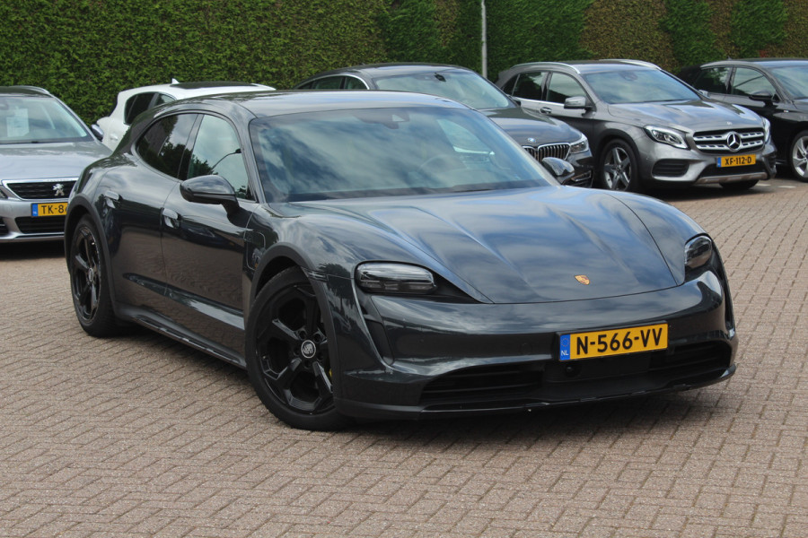 Porsche Taycan Cross Turismo 4 93 kWh / Panoramadak / 360Camera / Head-up / Passenger Display / 20'' / Bose / Sportchrono / Leder / Luchtvering / Stuurverwarming / Dodehoek / ACC / Stoelverwarming 4x / Warmtepomp