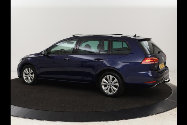 Volkswagen Golf 1.0 TSI Comfortline | Panoramadak | Stoelverwarming | Massage | Full LED | Carplay | Camera | Adaptive cruise | Sportstoelen | Climate control