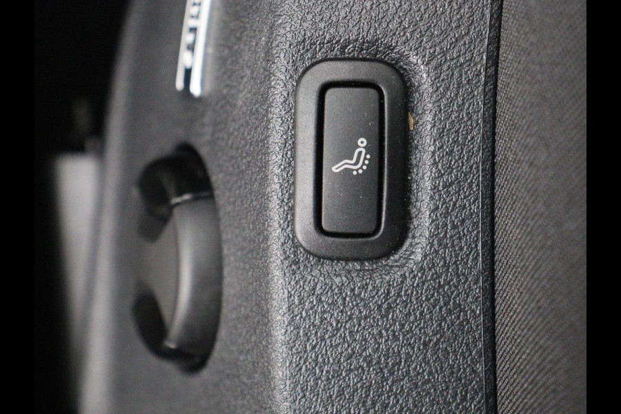 Volkswagen Golf 1.0 TSI Comfortline | Panoramadak | Stoelverwarming | Massage | Full LED | Carplay | Camera | Adaptive cruise | Sportstoelen | Climate control