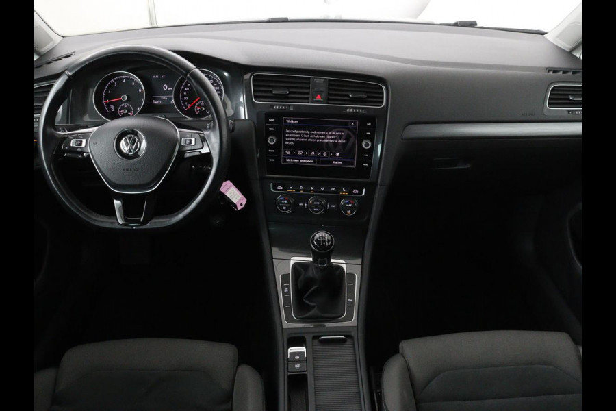 Volkswagen Golf 1.0 TSI Comfortline | Panoramadak | Stoelverwarming | Massage | Full LED | Carplay | Camera | Adaptive cruise | Sportstoelen | Climate control