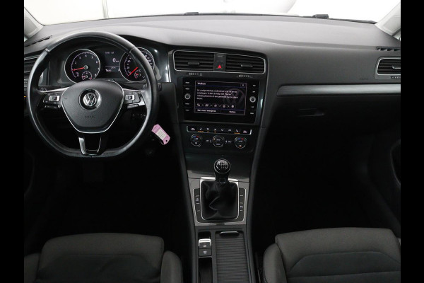 Volkswagen Golf 1.0 TSI Comfortline | Panoramadak | Stoelverwarming | Massage | Full LED | Carplay | Camera | Adaptive cruise | Sportstoelen | Climate control