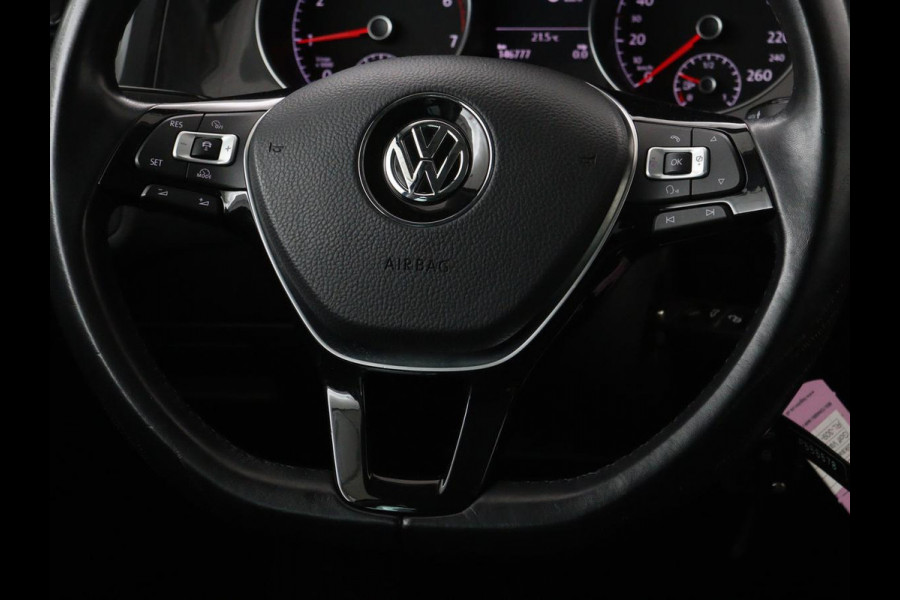 Volkswagen Golf 1.0 TSI Comfortline | Panoramadak | Stoelverwarming | Massage | Full LED | Carplay | Camera | Adaptive cruise | Sportstoelen | Climate control