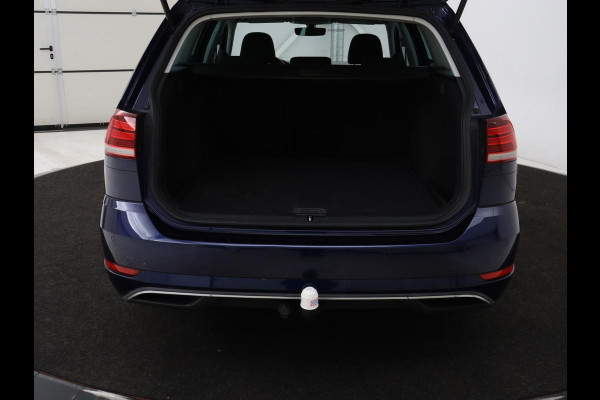 Volkswagen Golf 1.0 TSI Comfortline | Panoramadak | Stoelverwarming | Massage | Full LED | Carplay | Camera | Adaptive cruise | Sportstoelen | Climate control