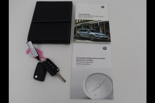 Volkswagen Golf 1.0 TSI Comfortline | Panoramadak | Stoelverwarming | Massage | Full LED | Carplay | Camera | Adaptive cruise | Sportstoelen | Climate control