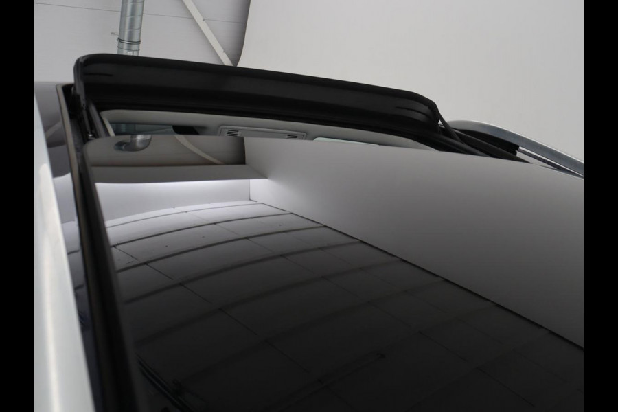 Volkswagen Golf 1.0 TSI Comfortline | Panoramadak | Stoelverwarming | Massage | Full LED | Carplay | Camera | Adaptive cruise | Sportstoelen | Climate control