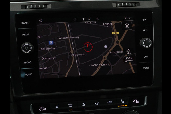Volkswagen Golf 1.0 TSI Comfortline | Panoramadak | Stoelverwarming | Massage | Full LED | Carplay | Camera | Adaptive cruise | Sportstoelen | Climate control