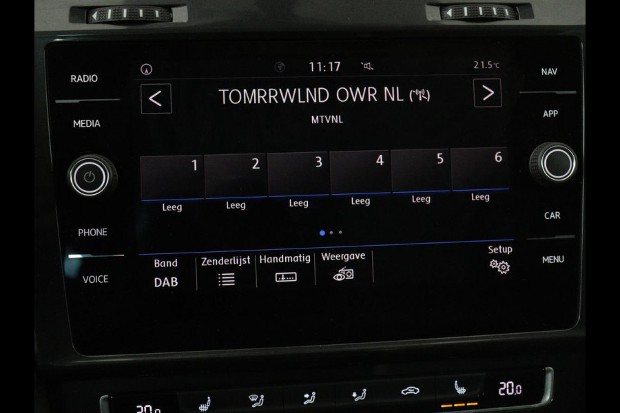 Volkswagen Golf 1.0 TSI Comfortline | Panoramadak | Stoelverwarming | Massage | Full LED | Carplay | Camera | Adaptive cruise | Sportstoelen | Climate control