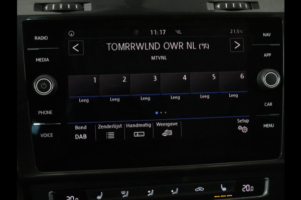 Volkswagen Golf 1.0 TSI Comfortline | Panoramadak | Stoelverwarming | Massage | Full LED | Carplay | Camera | Adaptive cruise | Sportstoelen | Climate control