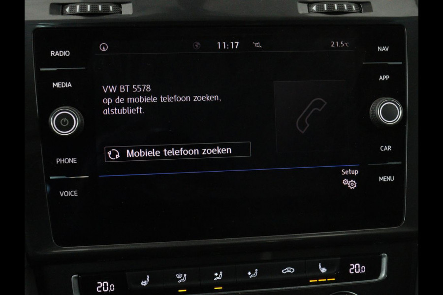 Volkswagen Golf 1.0 TSI Comfortline | Panoramadak | Stoelverwarming | Massage | Full LED | Carplay | Camera | Adaptive cruise | Sportstoelen | Climate control